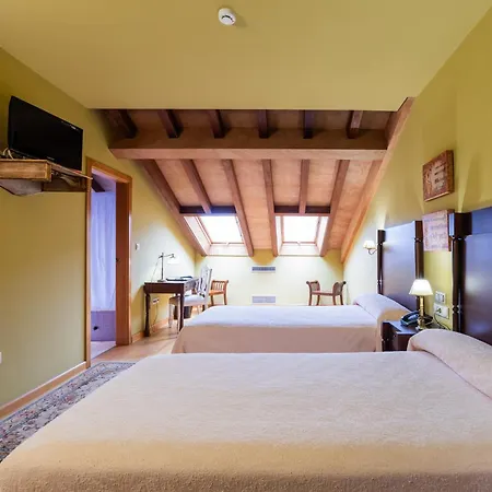 Abadia Caldaria מלון *