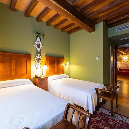 Abadia Caldaria מלון